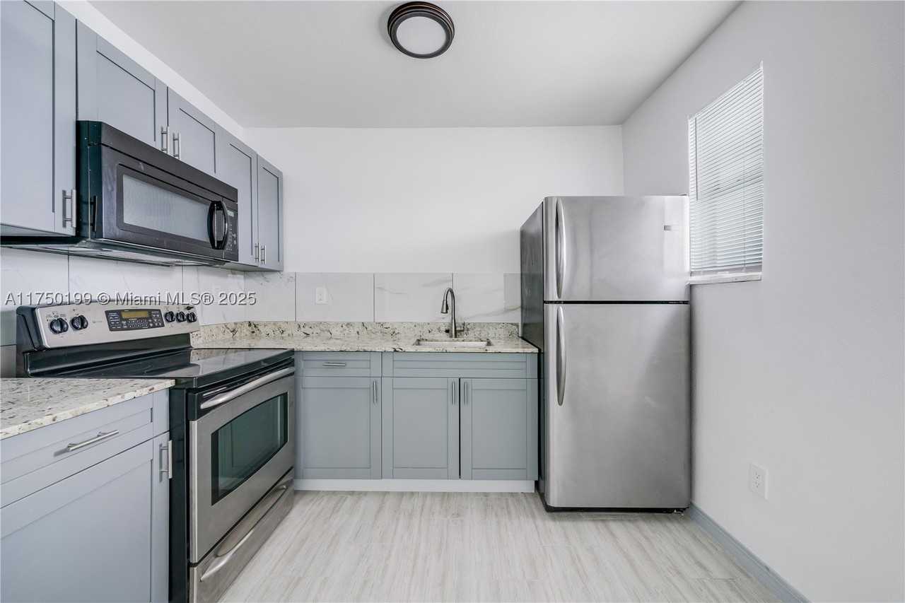 1281 Nw 61st St #2 - Photo 6 of 13