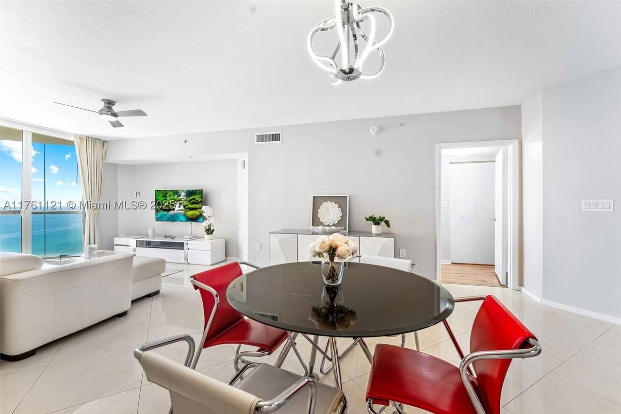 16699 Collins Ave #2810 - Photo 4 of 18
