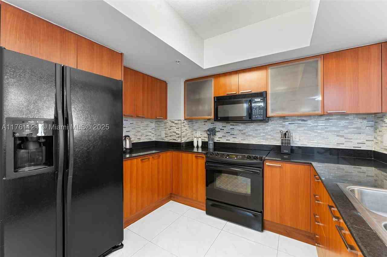 16699 Collins Ave #2810 - Photo 7 of 18