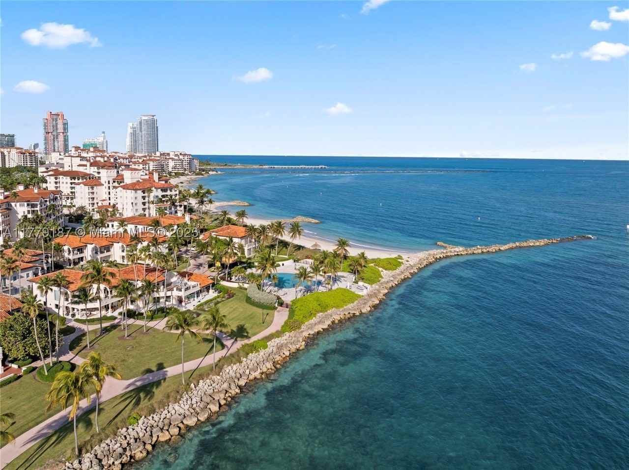 19133 Fisher Island Dr #19133