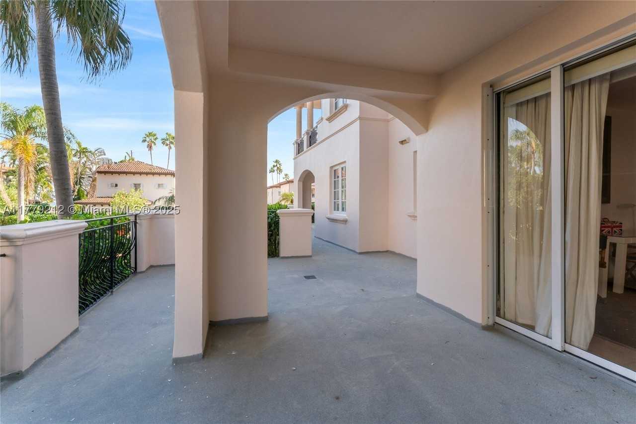 19112 Fisher Island Dr #19112 - Photo 6 of 37