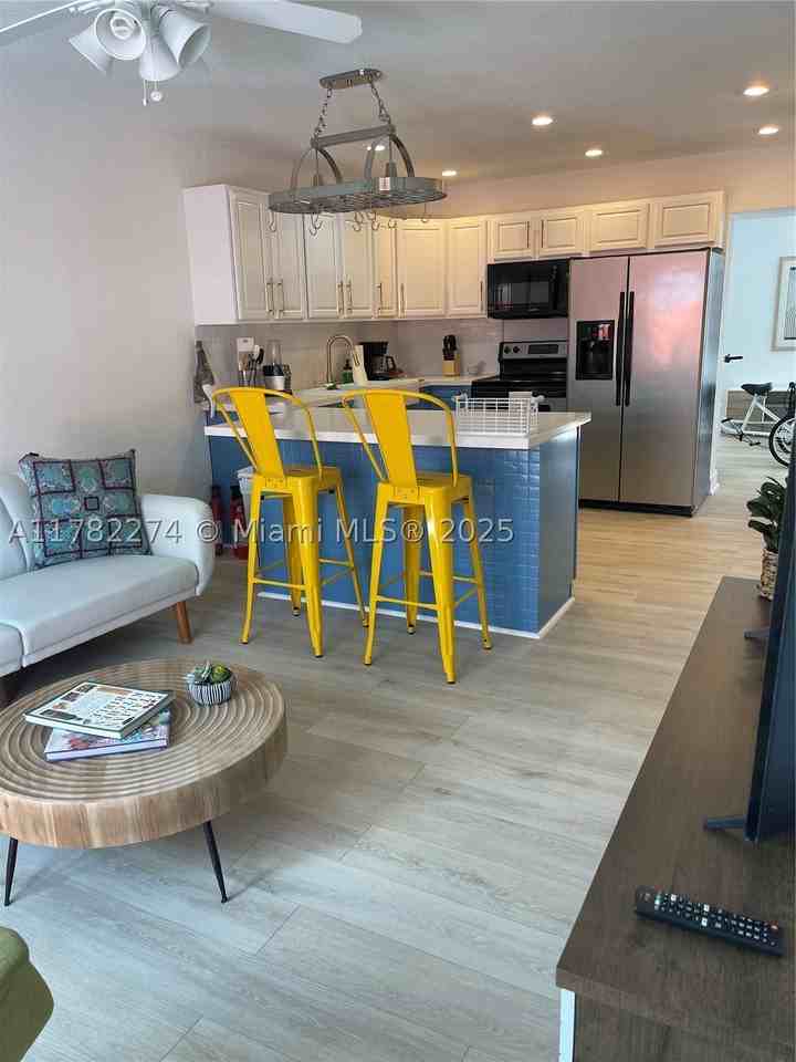 1560 Ne 145th St #2 - Photo 5 of 19