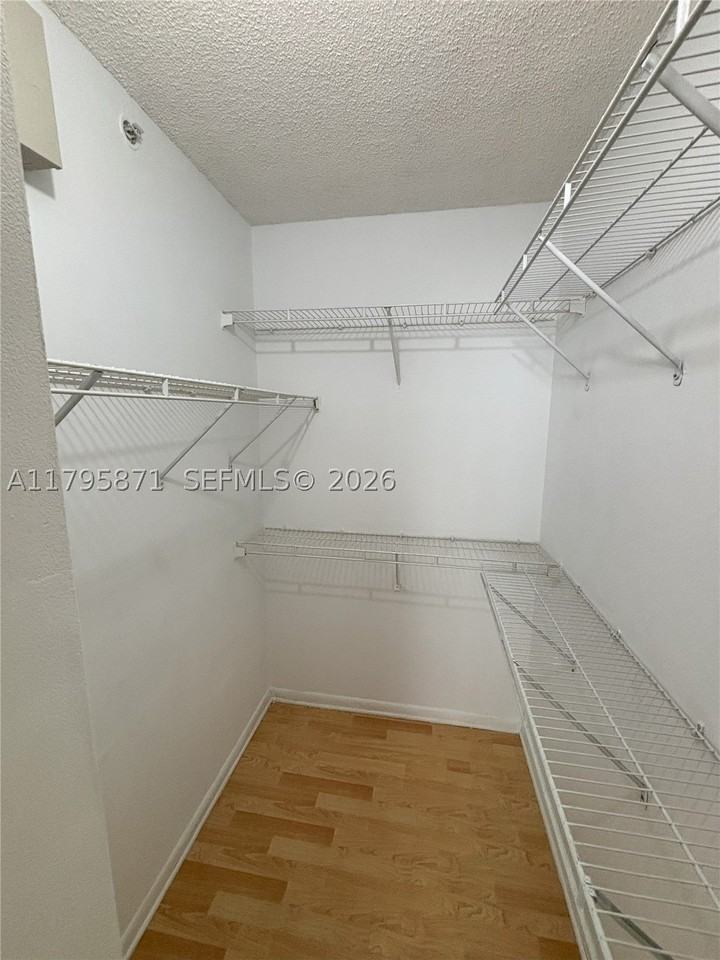 126 Sw 17th Rd #505 - Photo 3 of 27