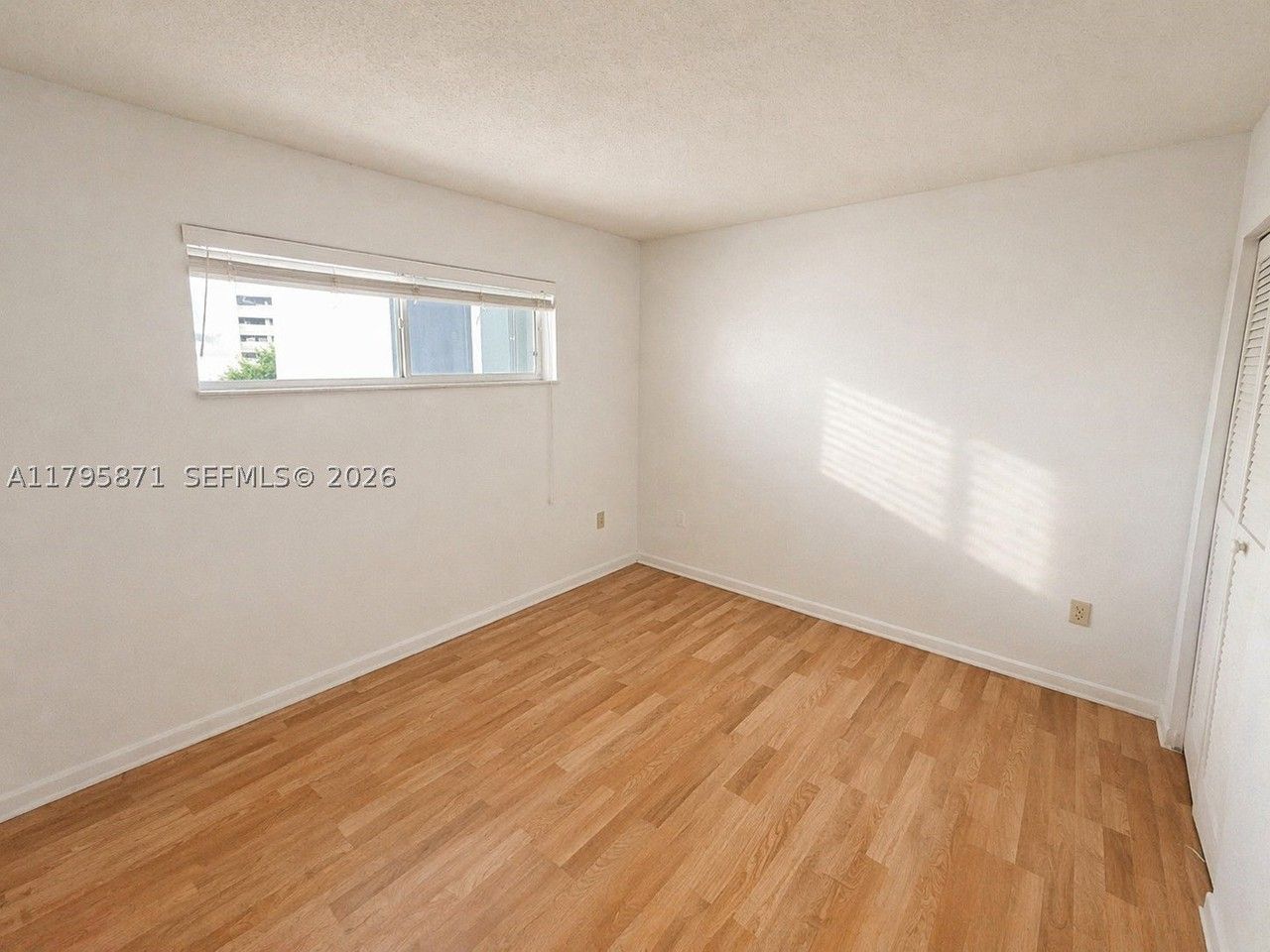 126 Sw 17th Rd #505 - Photo 5 of 27