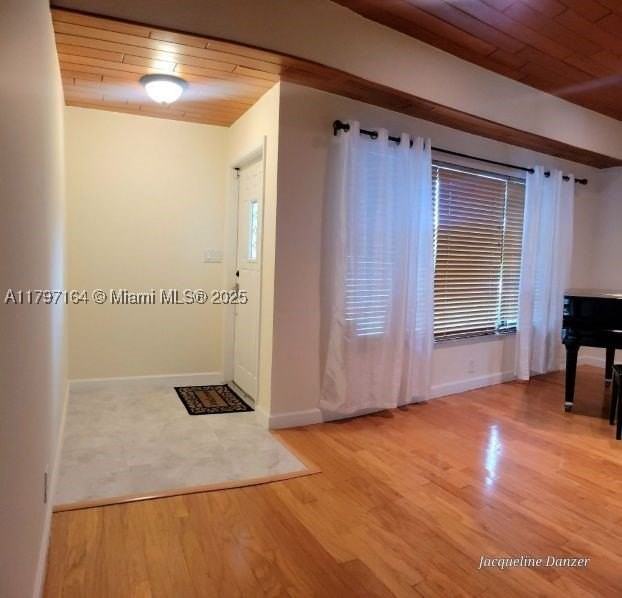 2241 Ne 38th St #0 - Photo 3 of 14