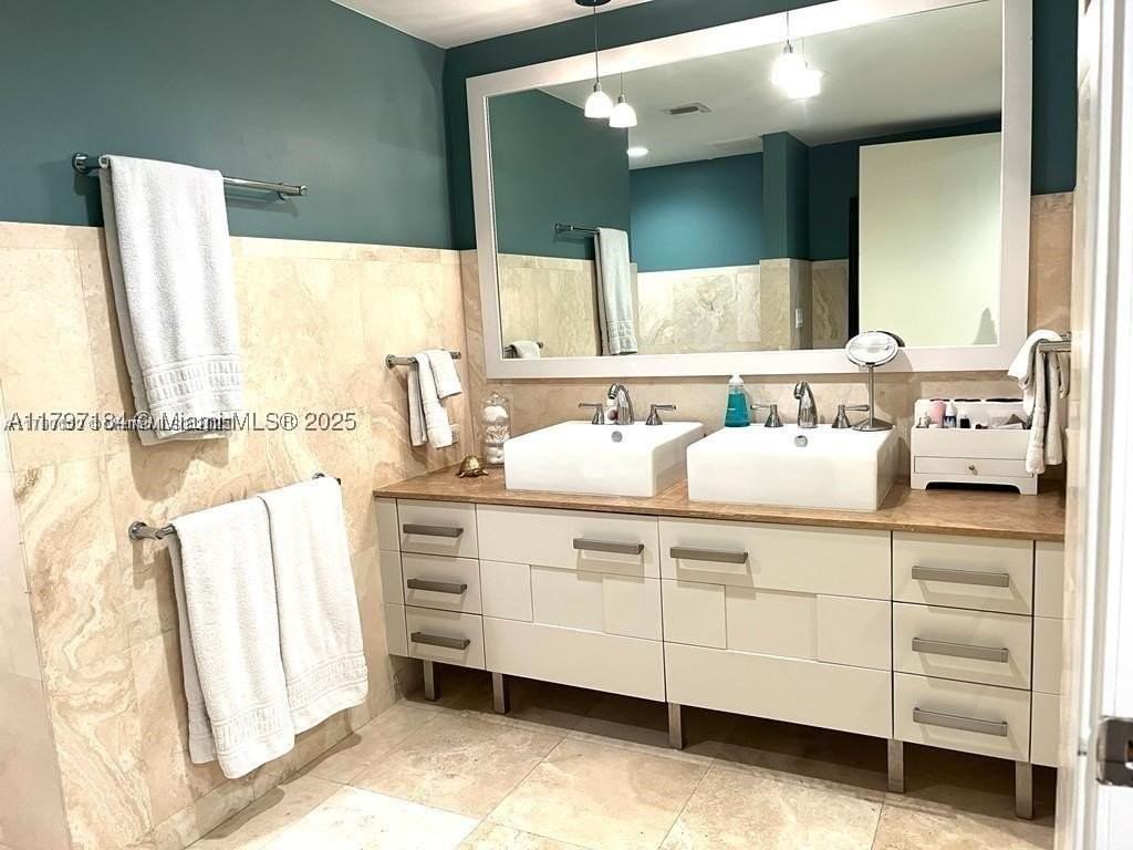 3540 Main Hwy #204 - Photo 7 of 9