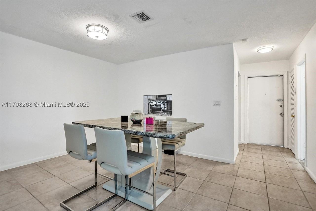 1233 Hampton Blvd - Photo 7 of 43