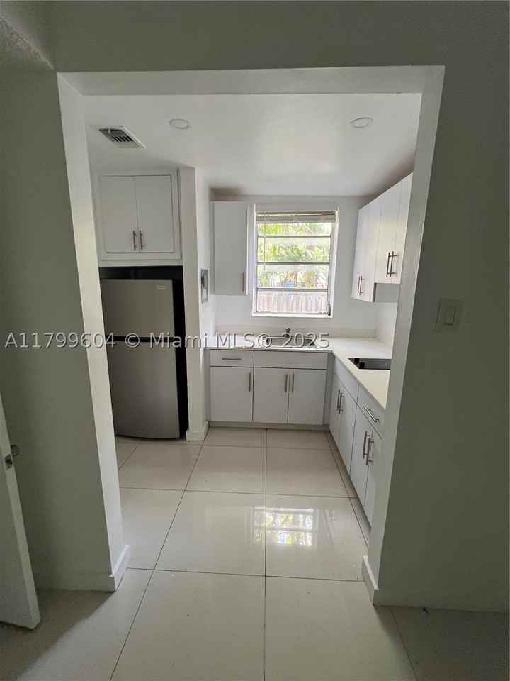 2345 Nw Flagler Ter #1 - Photo 3 of 6