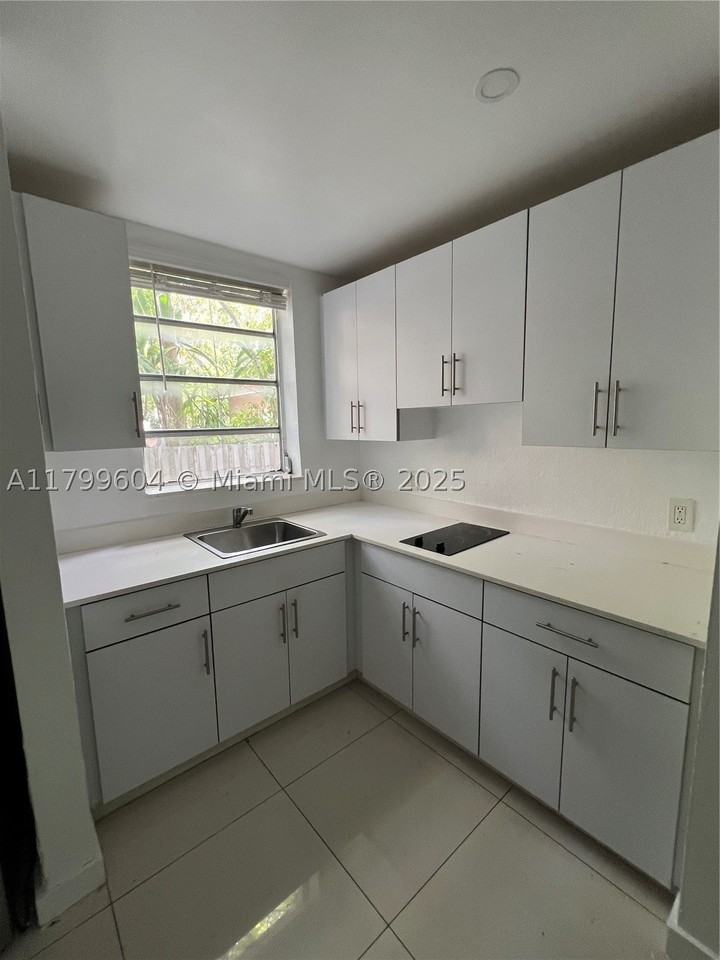 2345 Nw Flagler Ter #1 - Photo 4 of 6