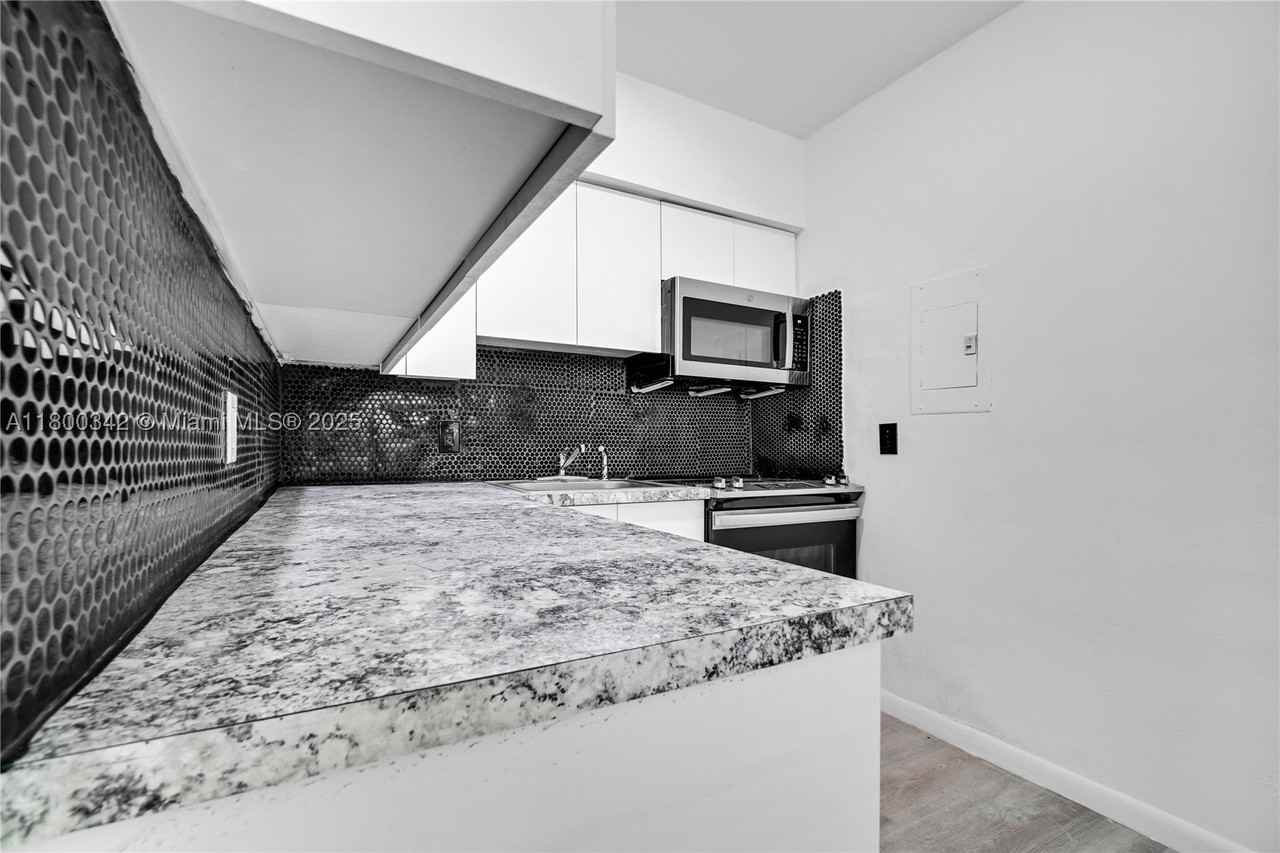 46 Nw 62nd St #4 - Photo 3 of 24