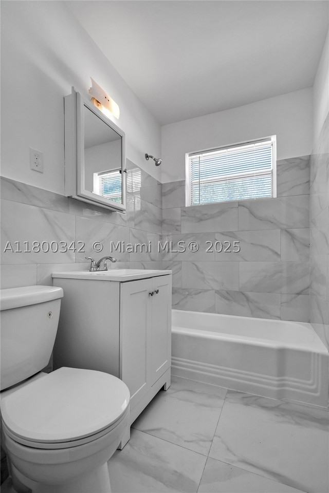 46 Nw 62nd St #4 - Photo 7 of 24