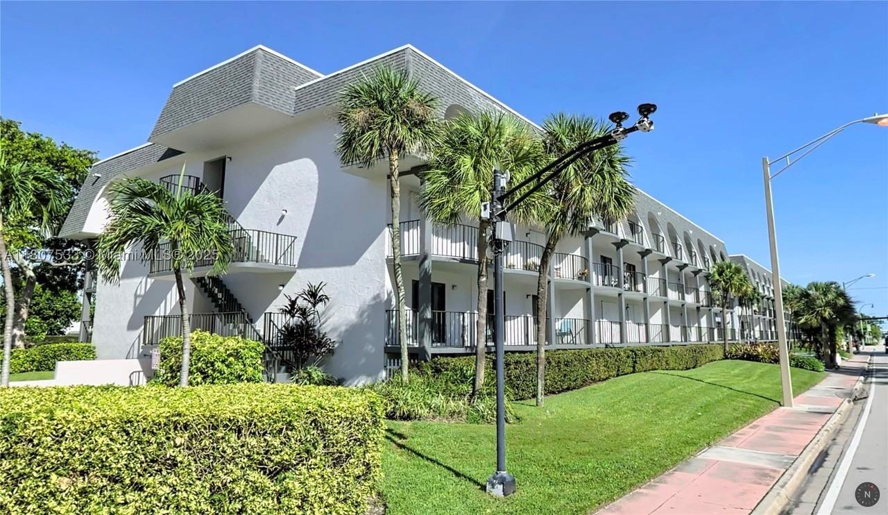 4013 N Ocean Dr #102 - Photo 3 of 4