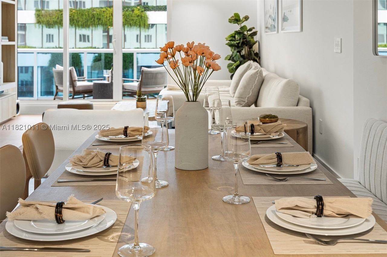 2301 Collins Ave #630 - Photo 3 of 50