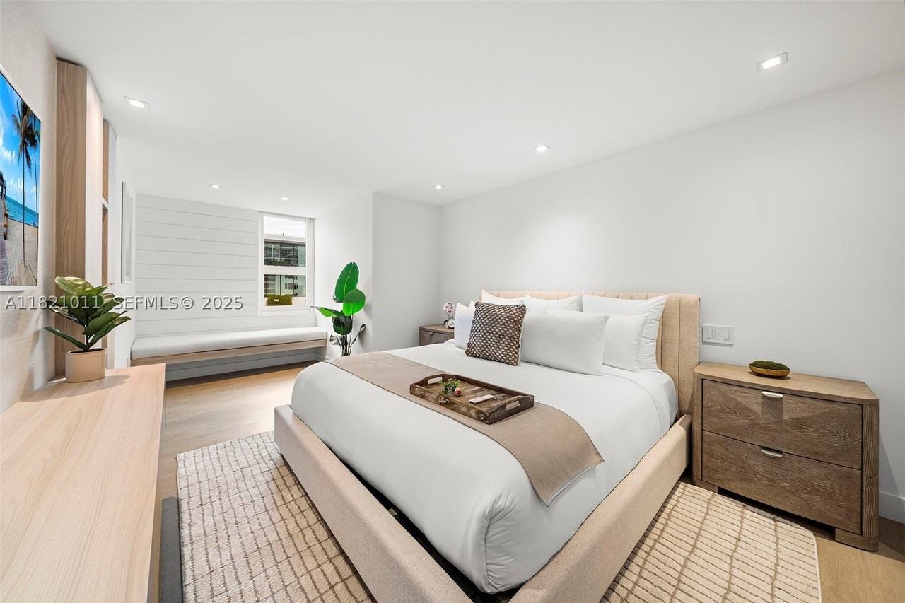 2301 Collins Ave #630 - Photo 4 of 50
