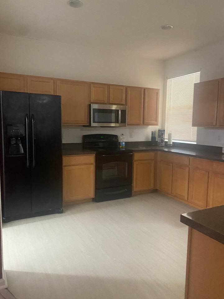 Mott Ave - Photo 5 of 13