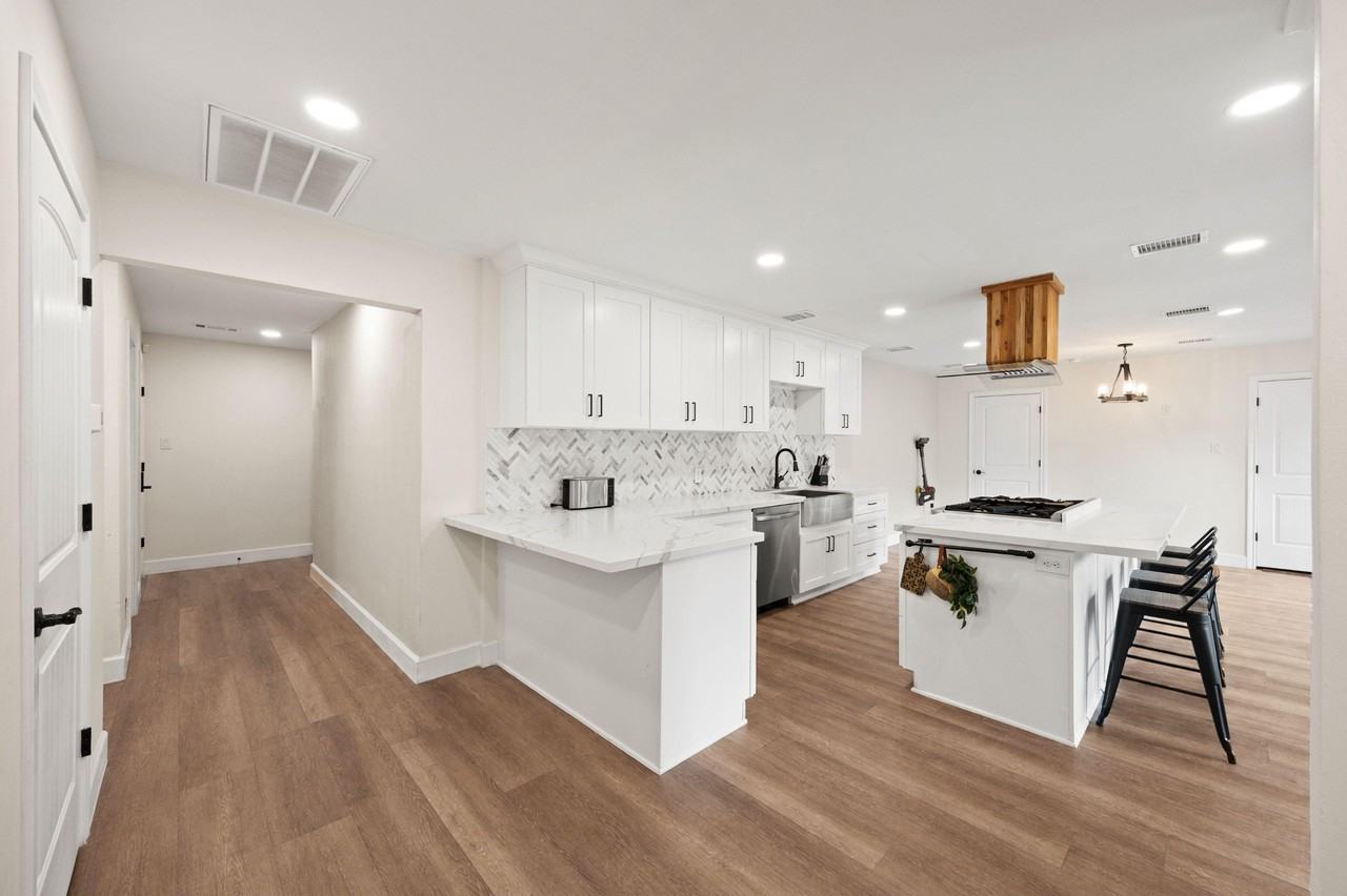 Sequoia Ln - Photo 6 of 25