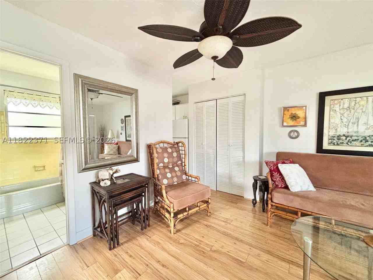 1125 Se 14th Pl #21C - Photo 5 of 29
