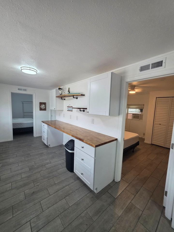 N Brown Ave - Photo 6 of 18