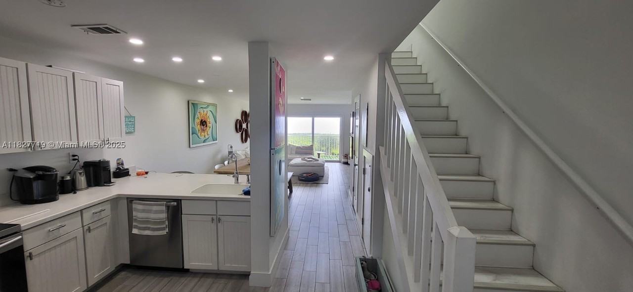 1550 S Ocean Dr #16 - Photo 3 of 16