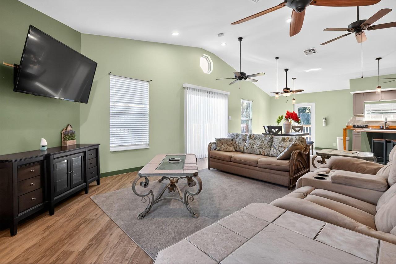 Pompano Ave - Photo 6 of 9