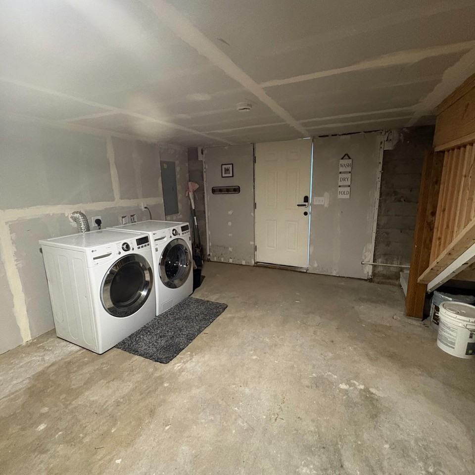 Goodrich Dr Nw - Photo 5 of 21