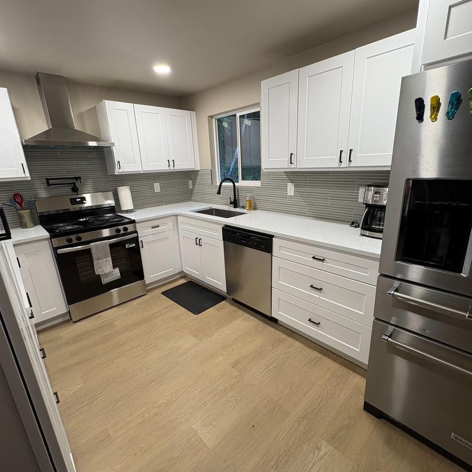 Goodrich Dr Nw - Photo 6 of 21