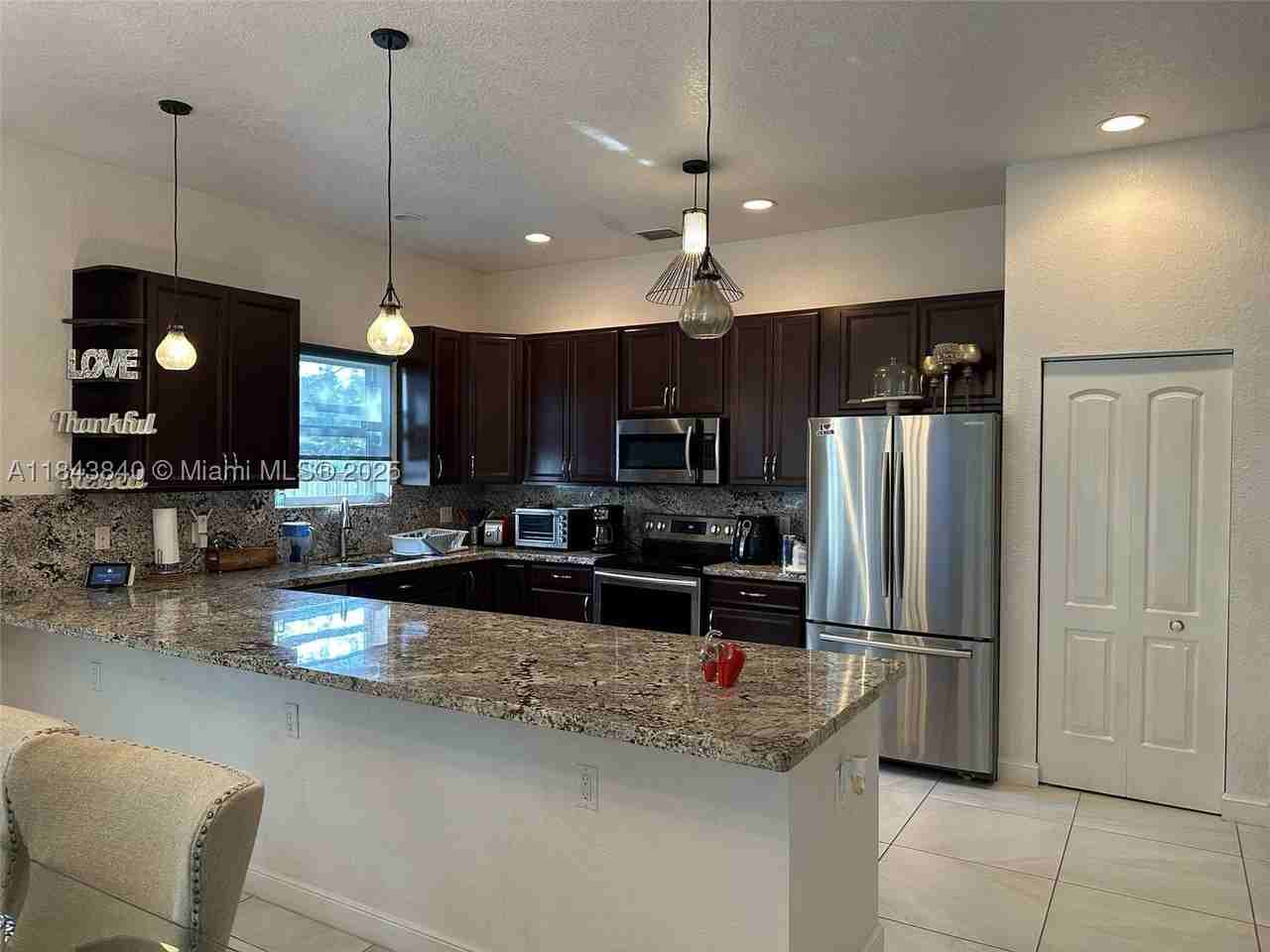 210 Sw 4th St #210 - Photo 5 of 22