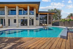 featured image of 3343 Ne 166th St