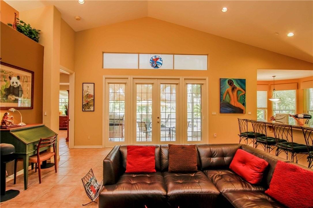 2301 Collins Ave #716 - Photo 6 of 18