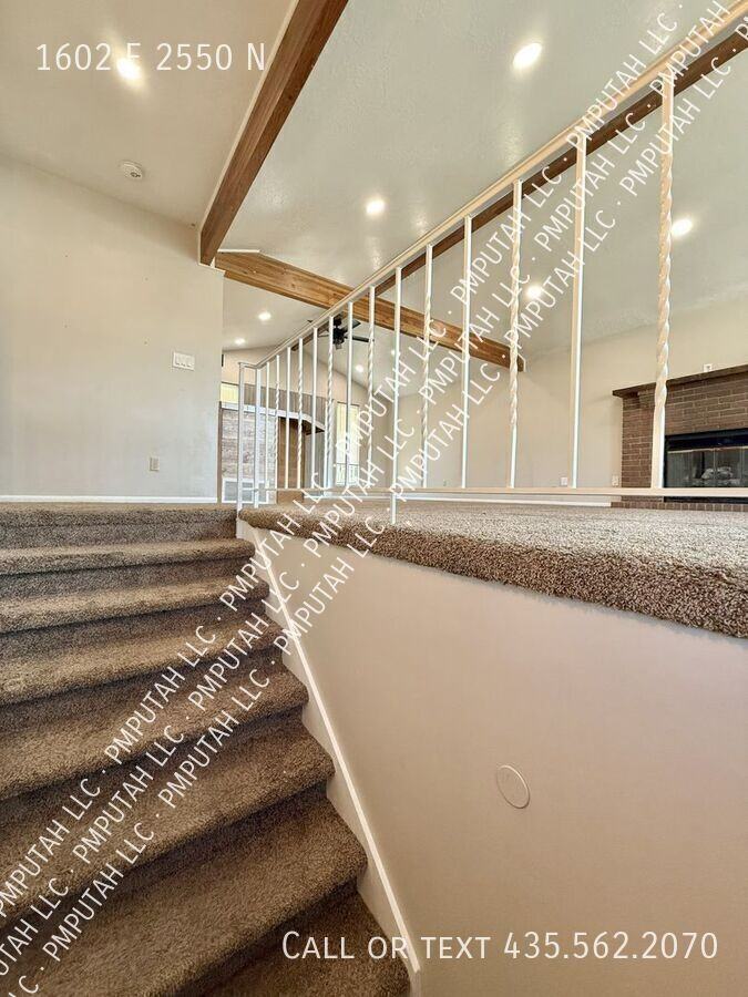 1602 E 2550 N - Photo 7 of 41