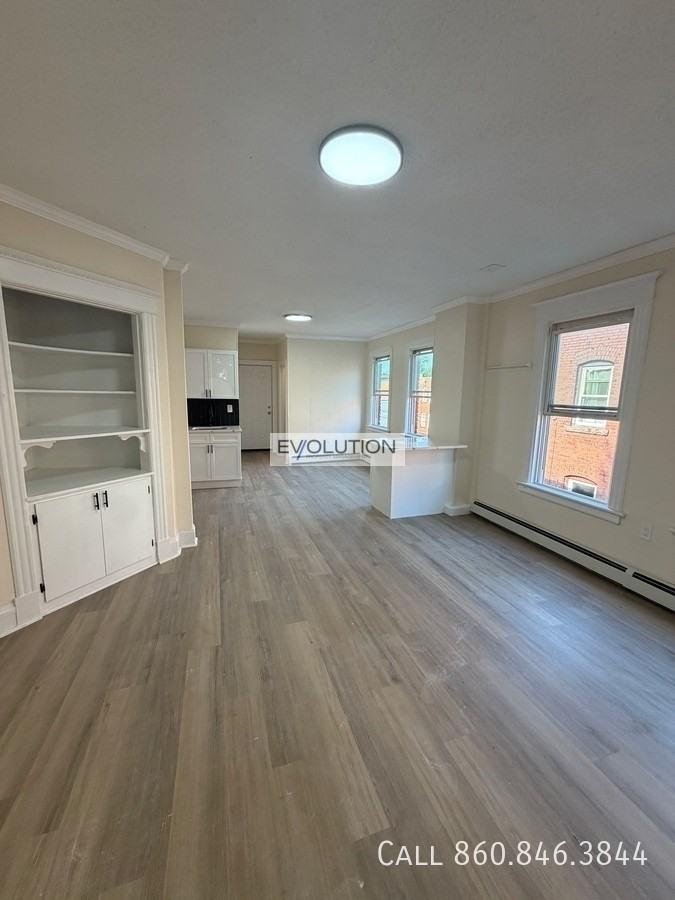 906908 Park St #3E