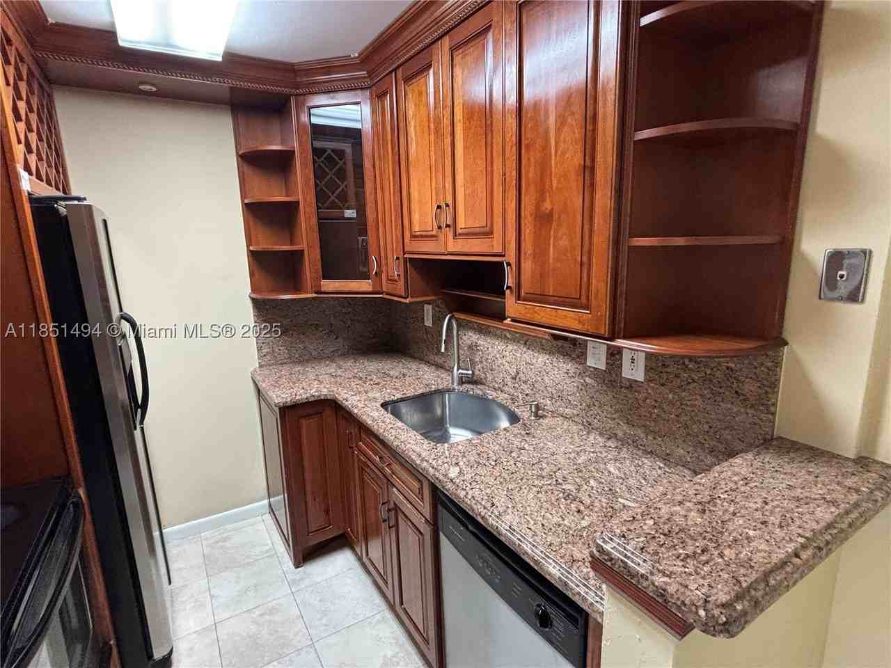 10810 N Kendall Dr #Q18 - Photo 4 of 22