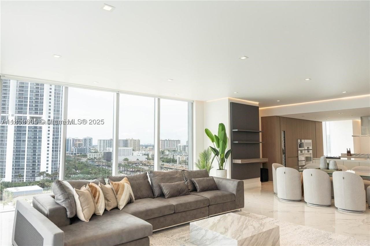 18501 Collins Ave #1104 - Photo 4 of 17