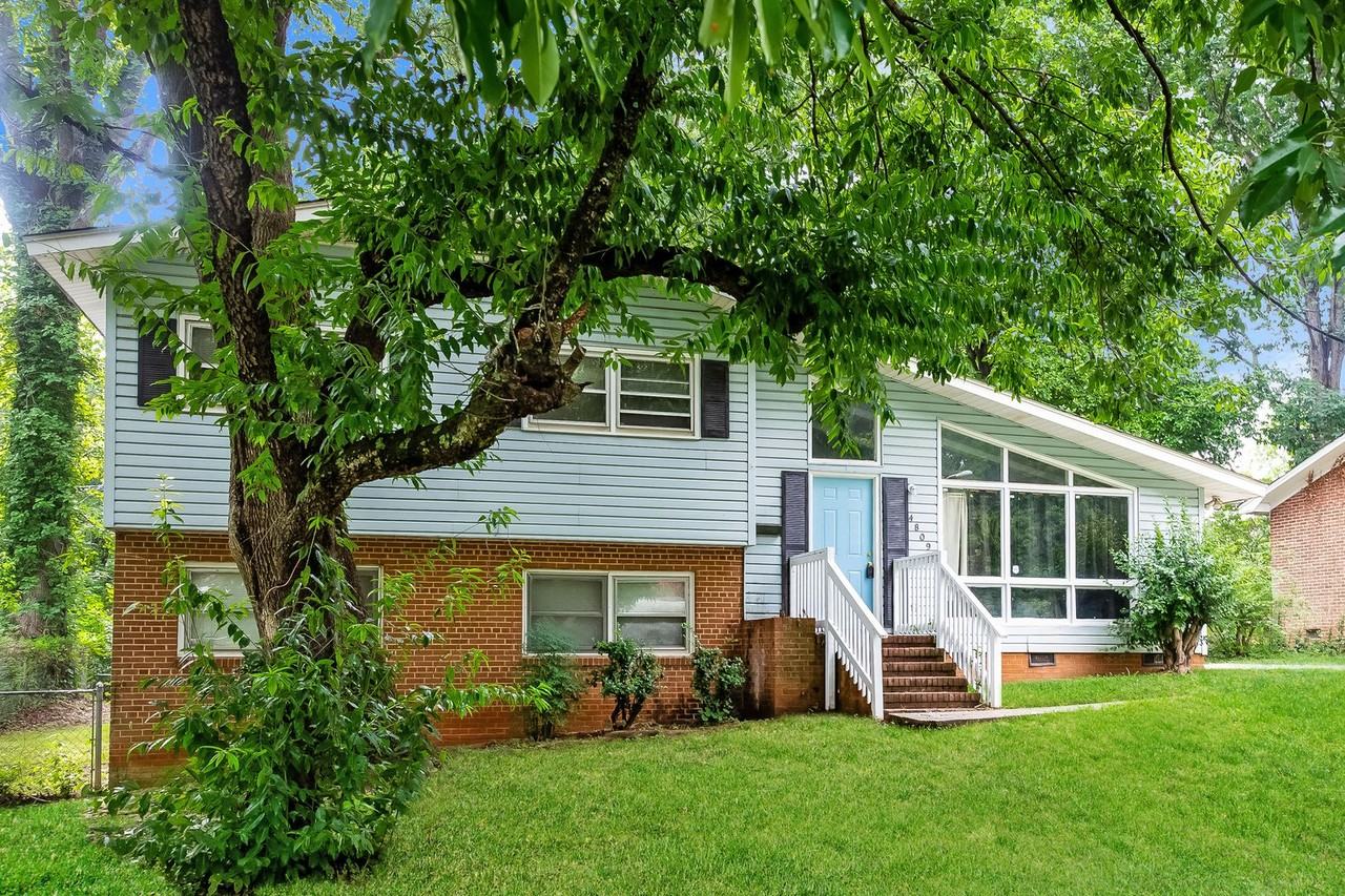 4809 Thornwood Rd - Photo 2 of 20