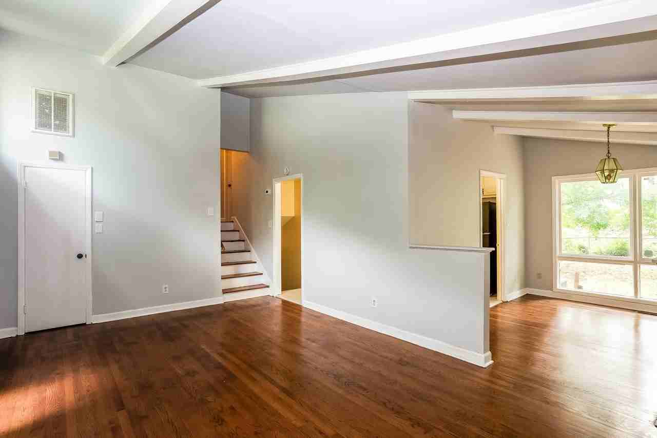 4809 Thornwood Rd - Photo 5 of 20