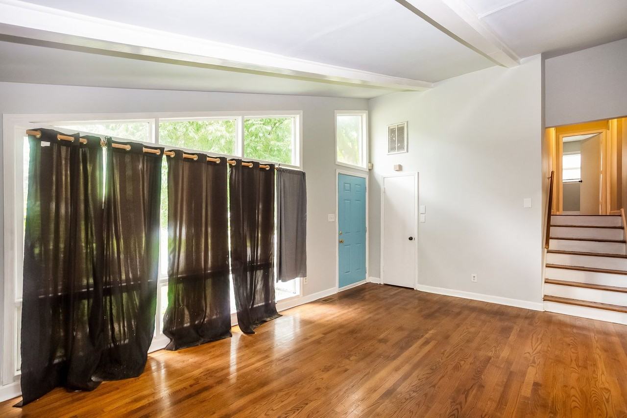 4809 Thornwood Rd - Photo 6 of 20
