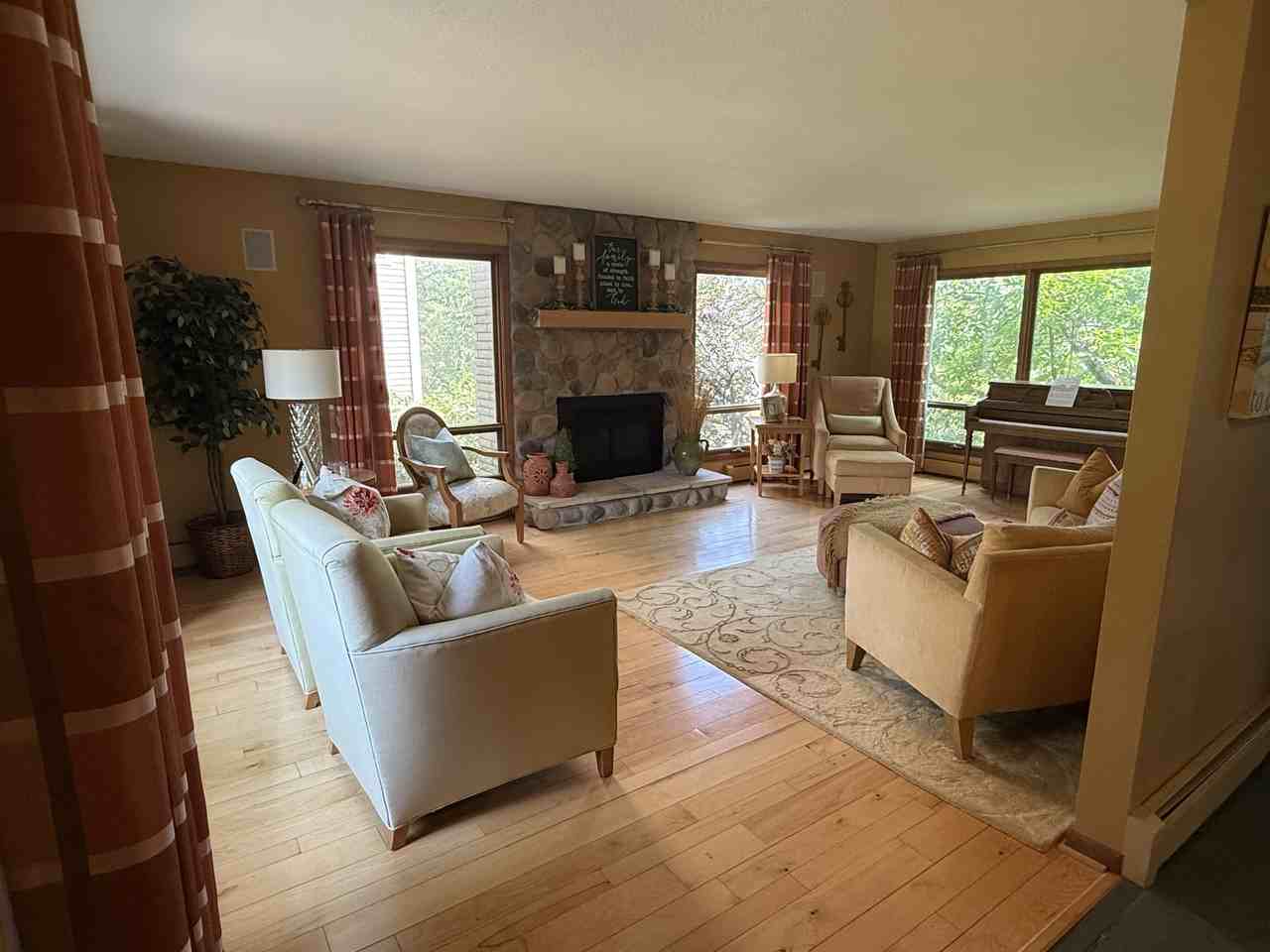 6912 E Fish Lake Rd - Photo 3 of 40