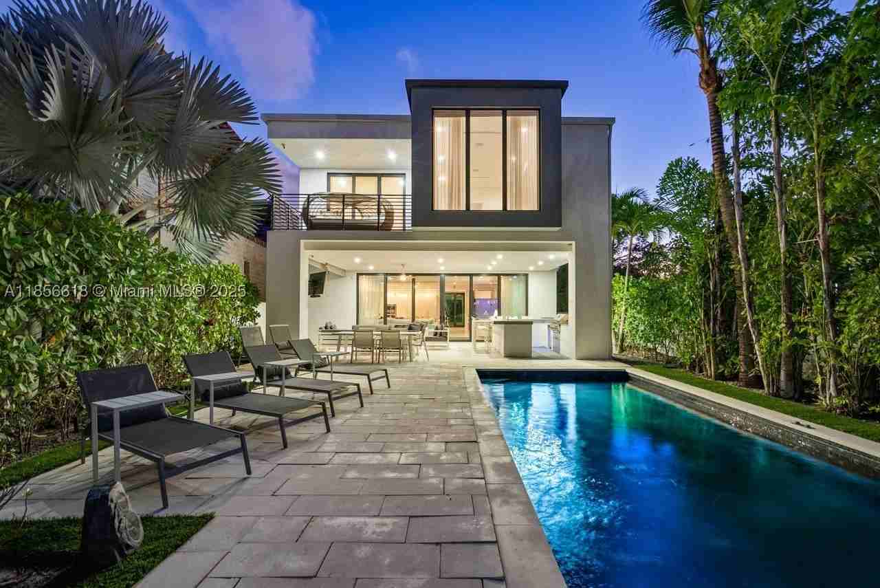 310 Se 11th Ave
