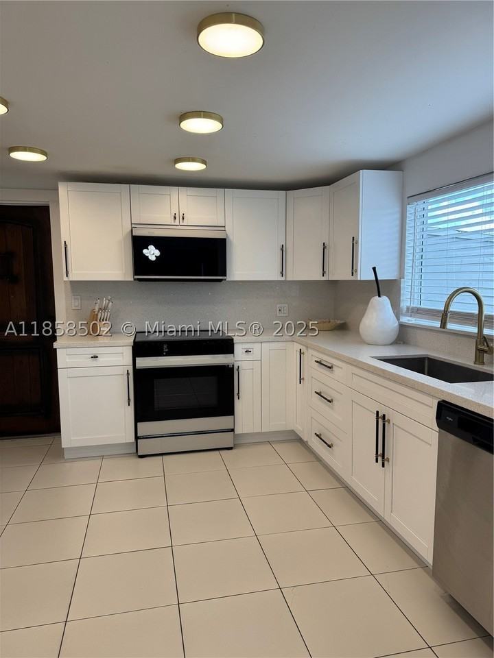 1301 Grouper Dr #A - Photo 2 of 50