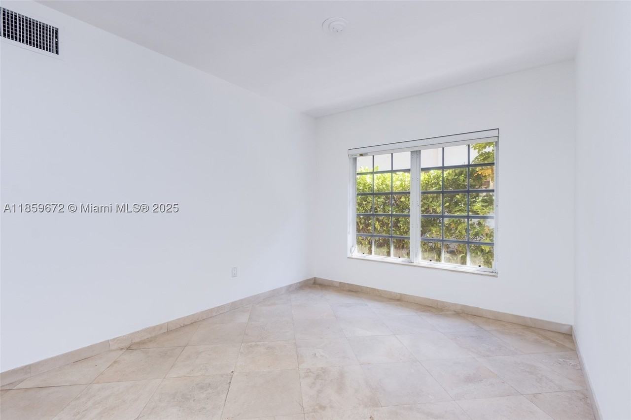 60 Park Dr #C - Photo 5 of 17