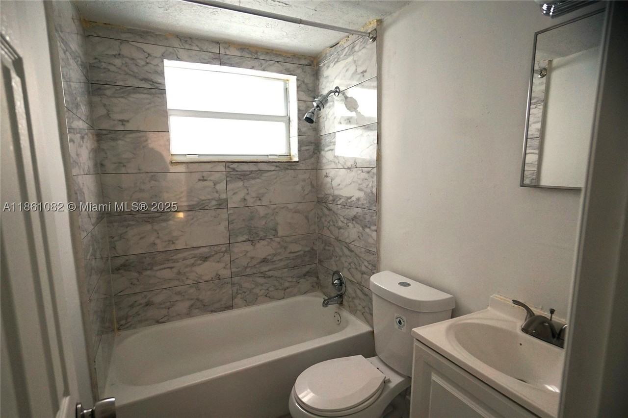 584 Nw 65th St #3 - Photo 5 of 7