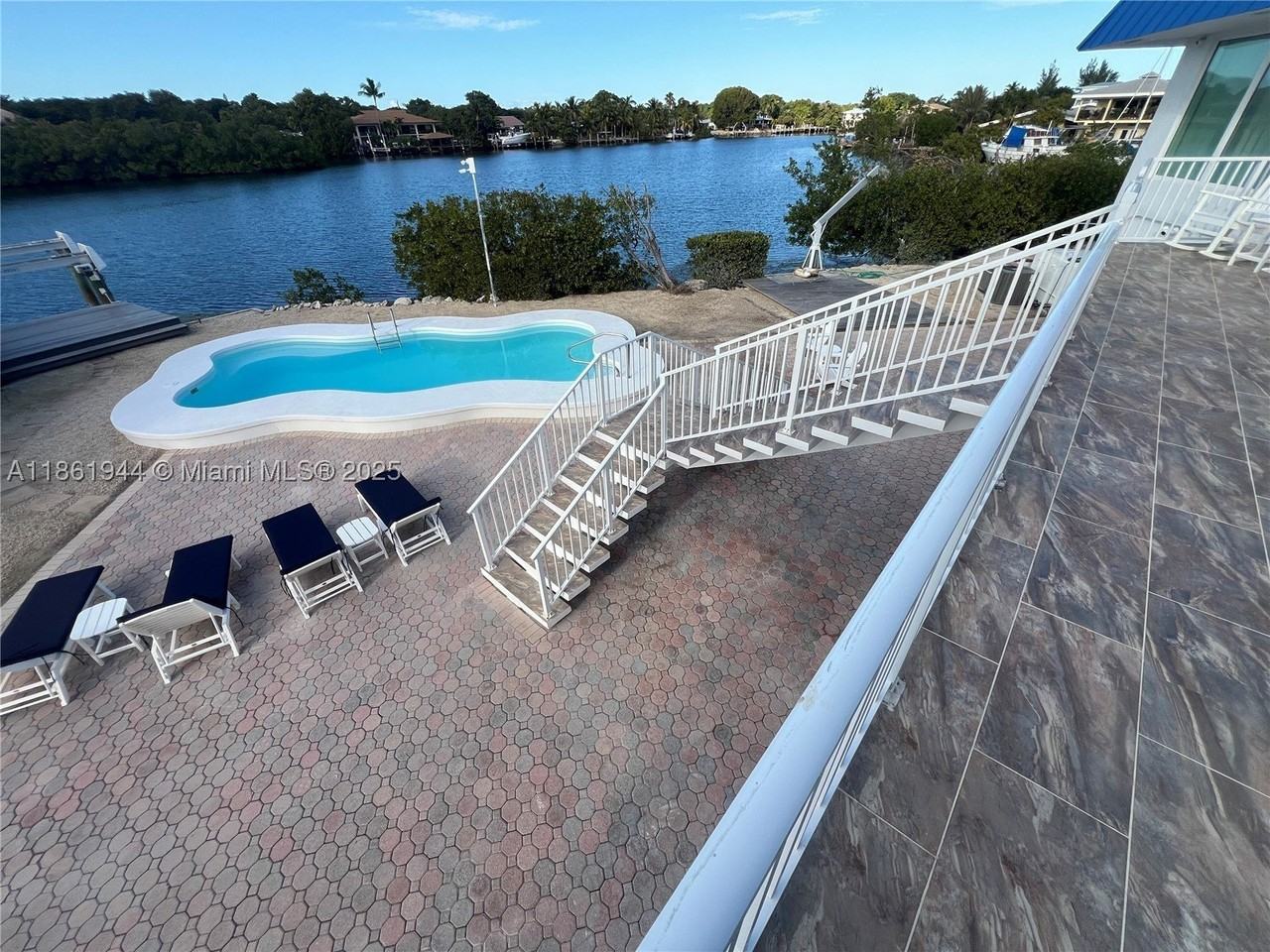 7760 Aviation Blvd #0 - Photo 3 of 45