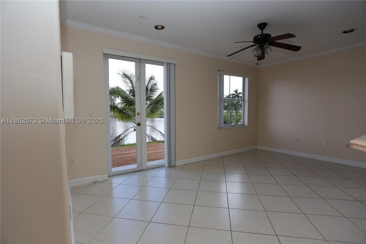 3529 Sw 169th Ter #3529 - Photo 7 of 24