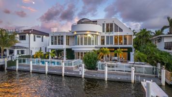 featured image of 1319 Seminole Dr
