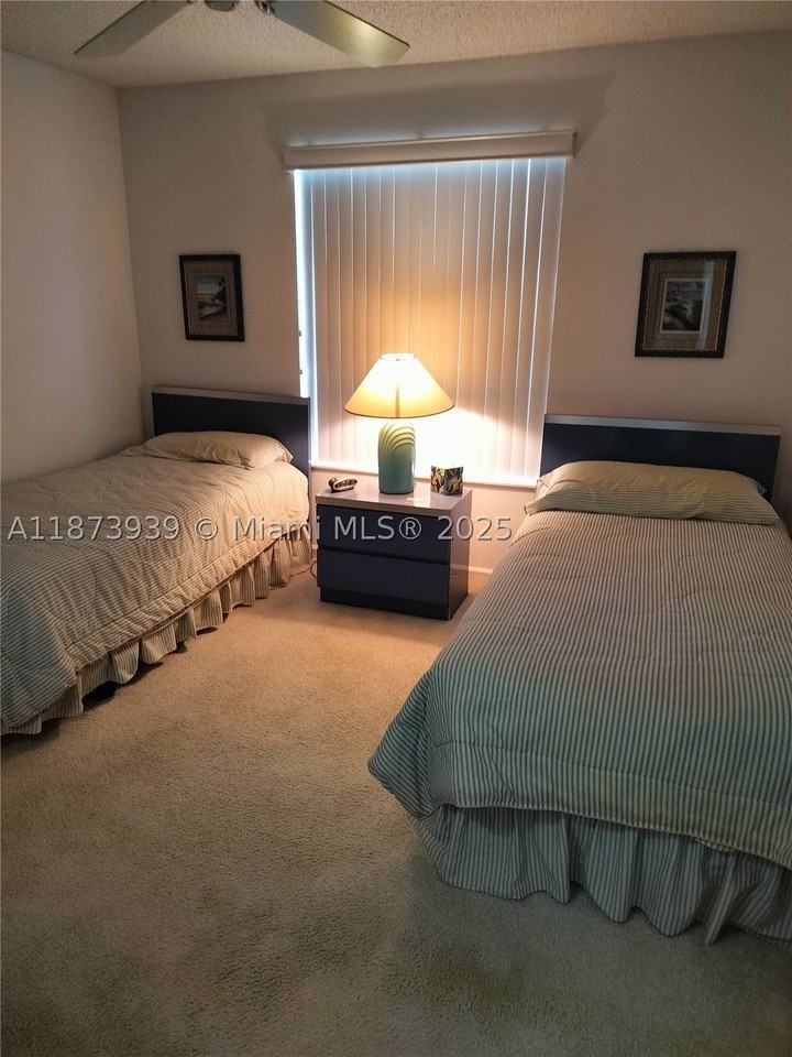 1002 Keystone Dr #F - Photo 7 of 10