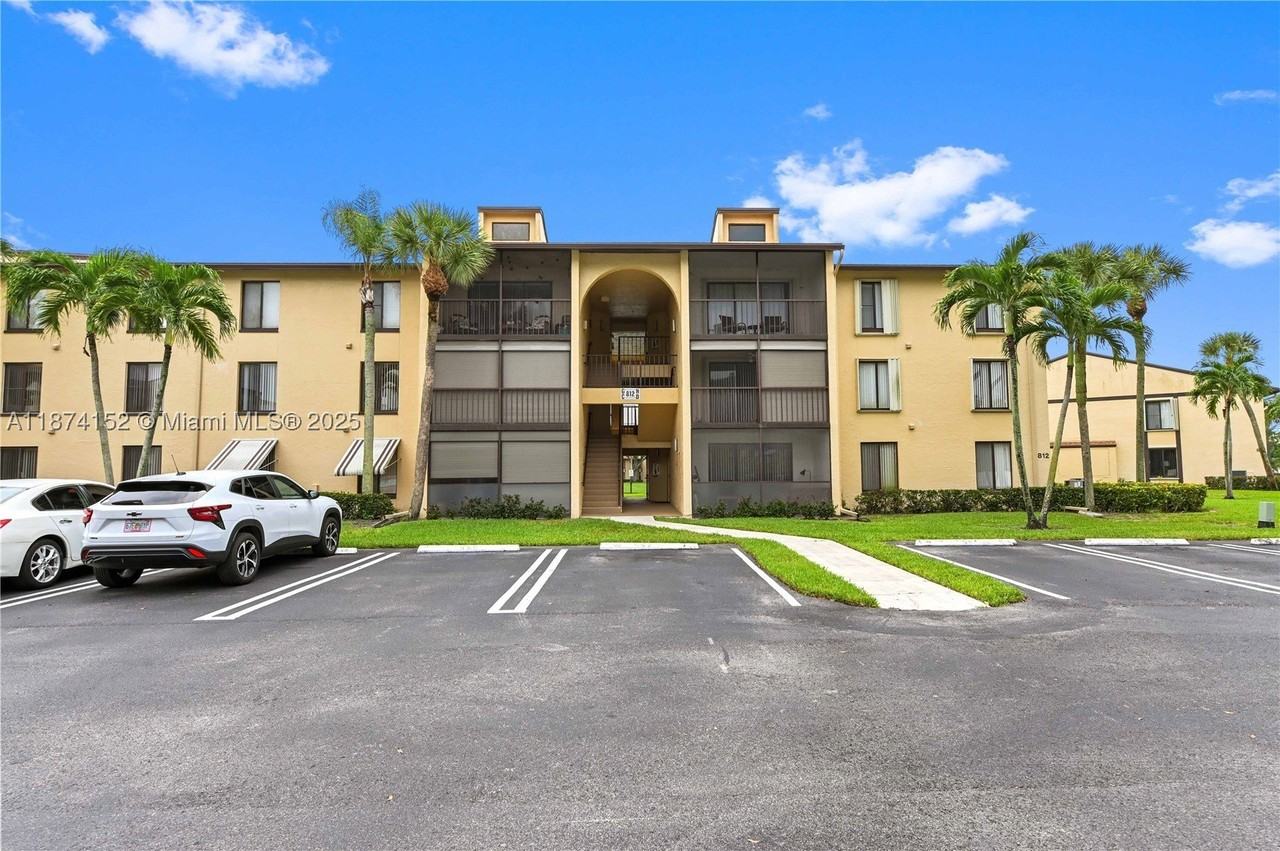812 Sky Pine Way #C2 - Photo 2 of 25