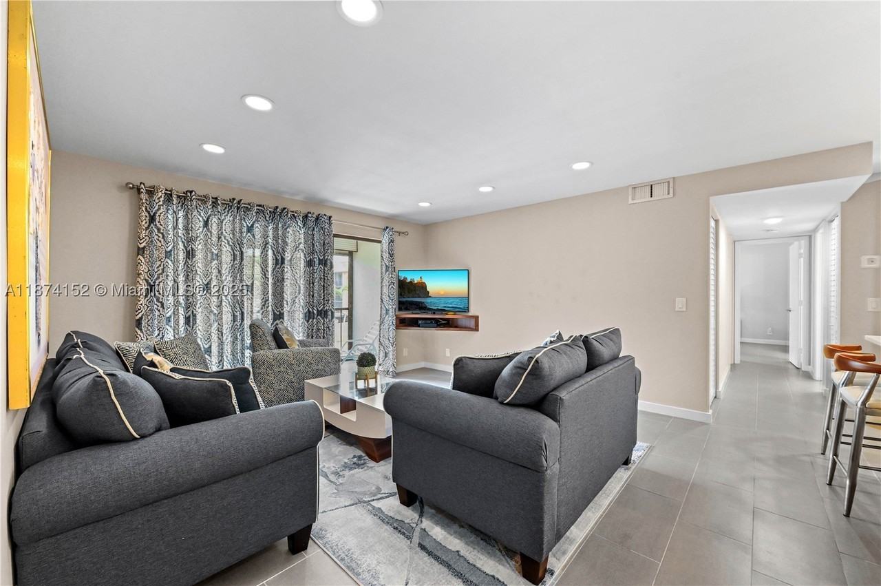 812 Sky Pine Way #C2 - Photo 5 of 25