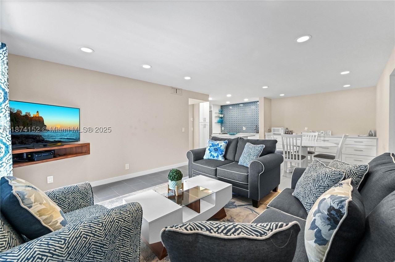 812 Sky Pine Way #C2 - Photo 7 of 25
