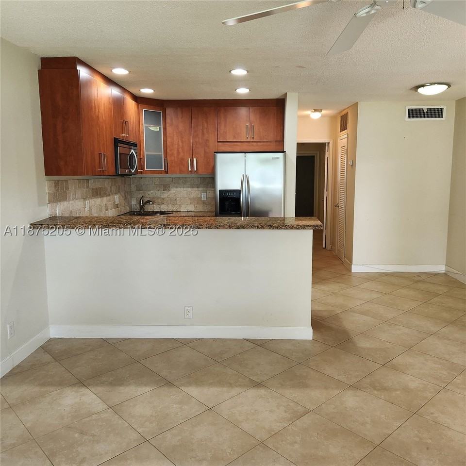 2170 Ne 51st Ct #C3 - Photo 5 of 21