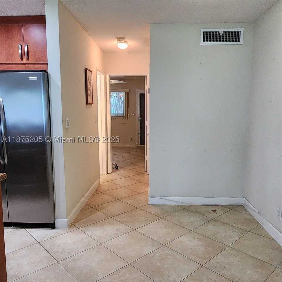 2170 Ne 51st Ct #C3 - Photo 6 of 21